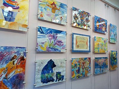 Выставка работ юных художников изостудии «Зарянка»